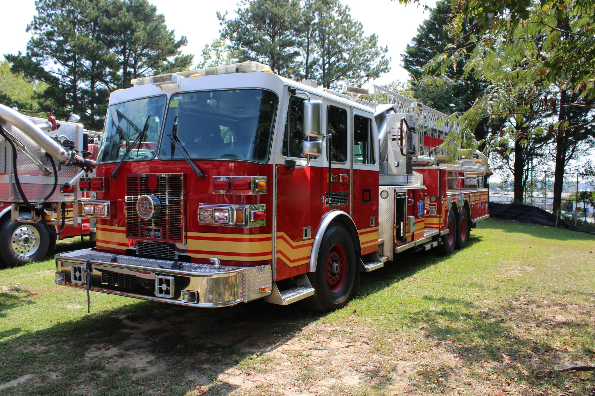 2004 Sutphen 95' 1500/300 Quint - image 1