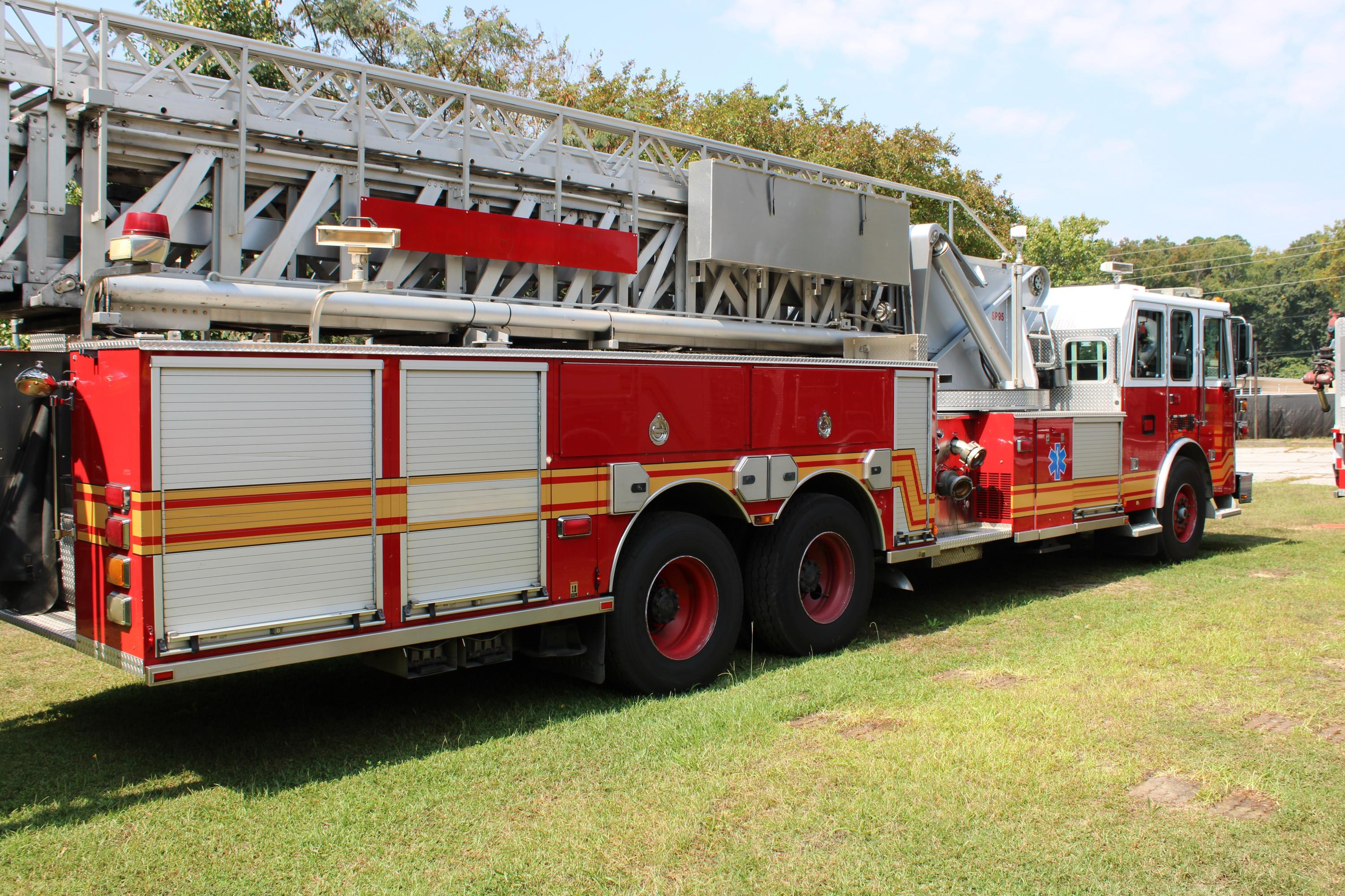 2004 Sutphen 95' 1500/300 Quint - image 6
