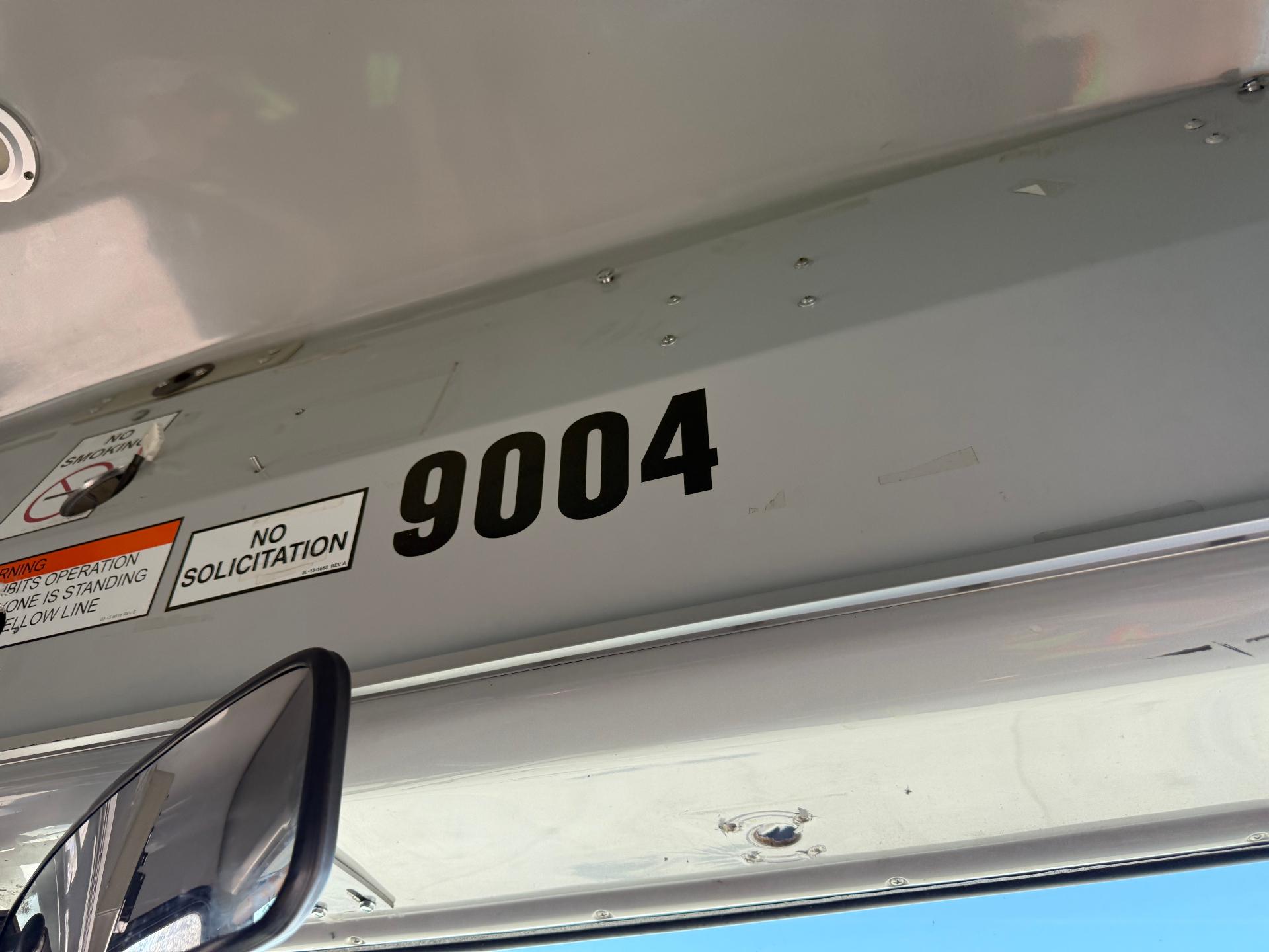 2009 Passenger Bus D4500 - 9004 - image 15