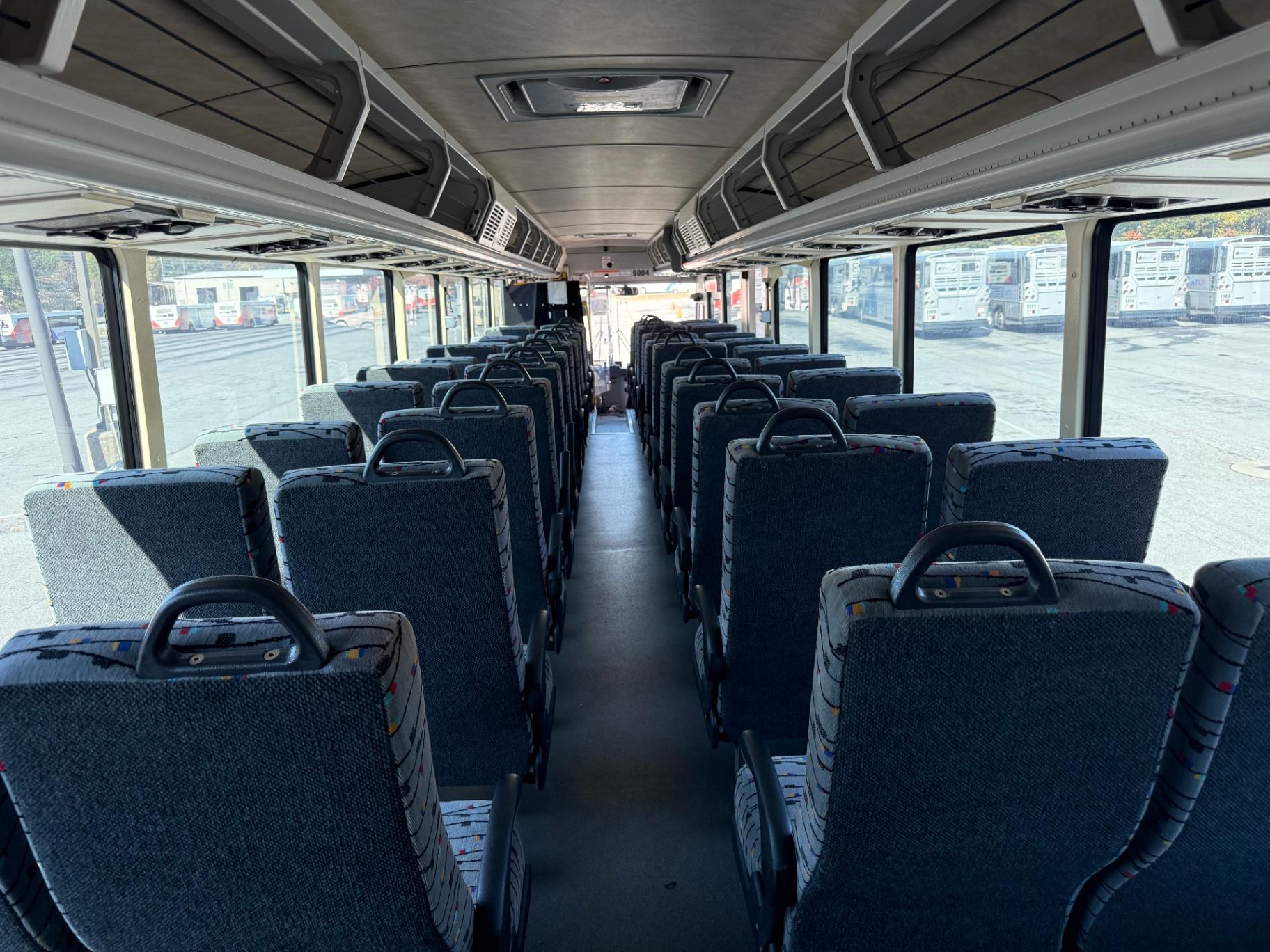 2009 Passenger Bus D4500 - 9004 - image 14
