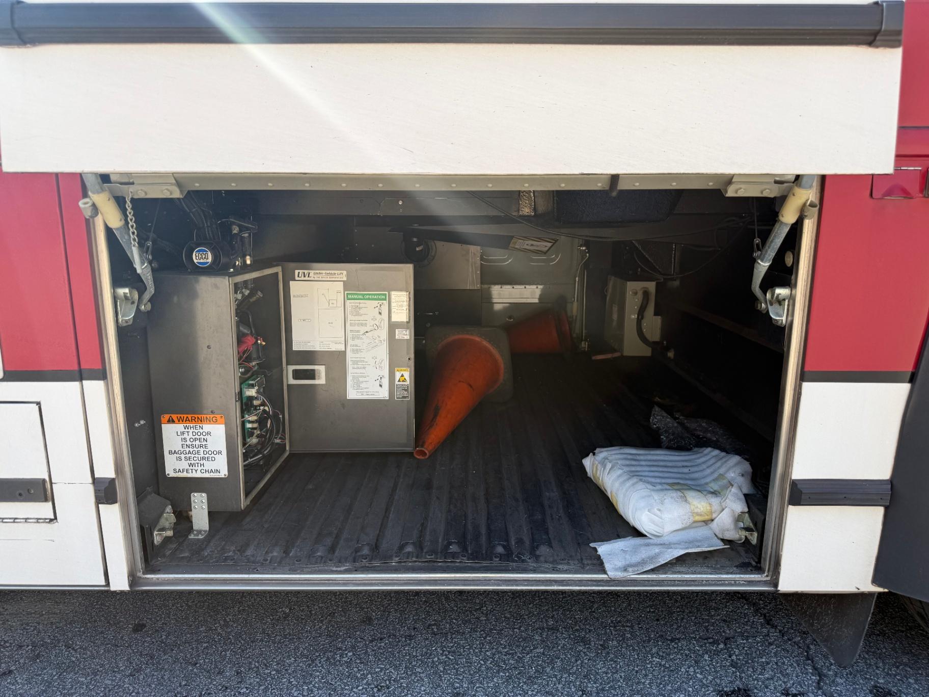 2009 Passenger Bus D4500 - 9004 - image 11