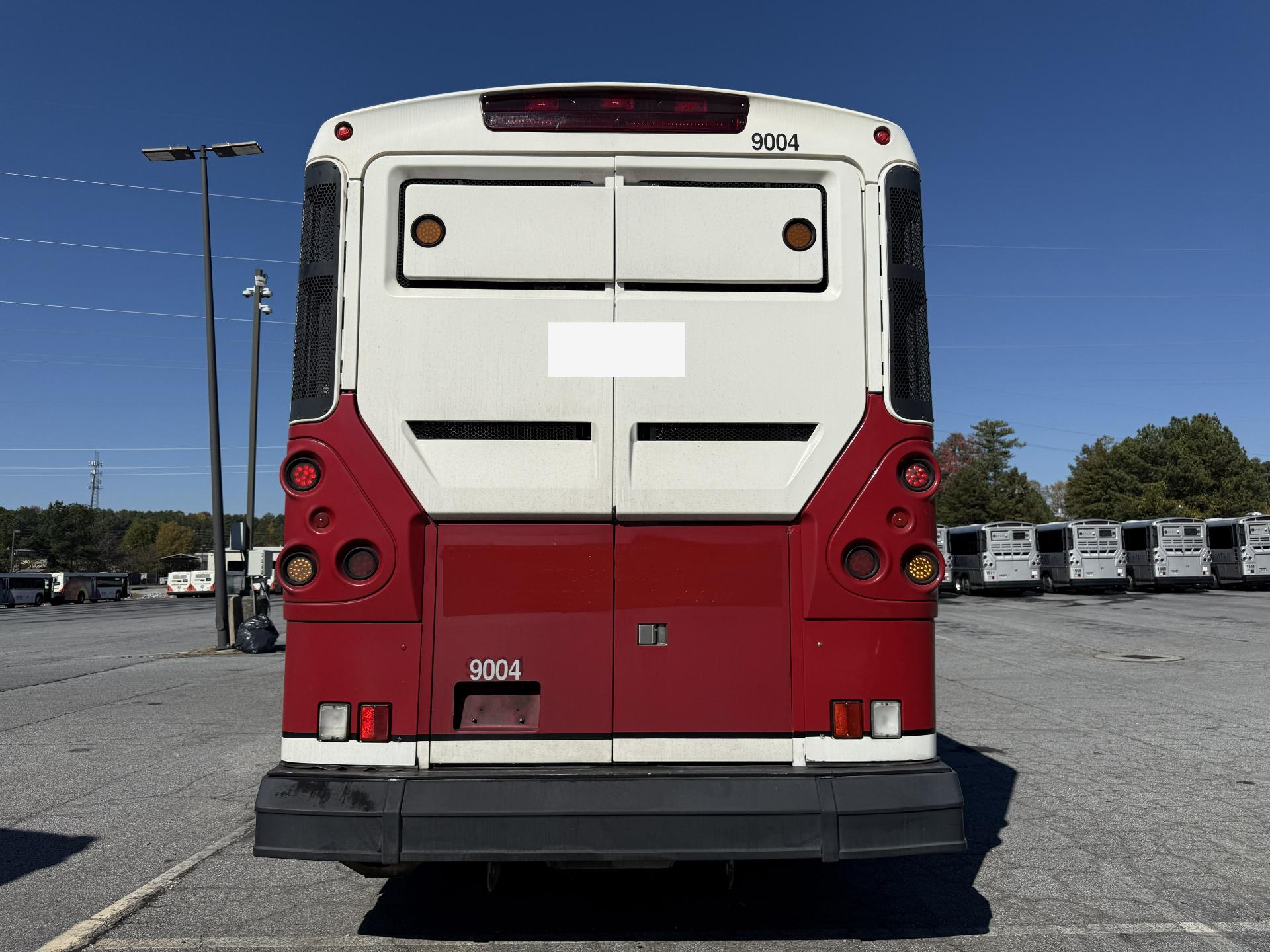 2009 Passenger Bus D4500 - 9004 - image 4
