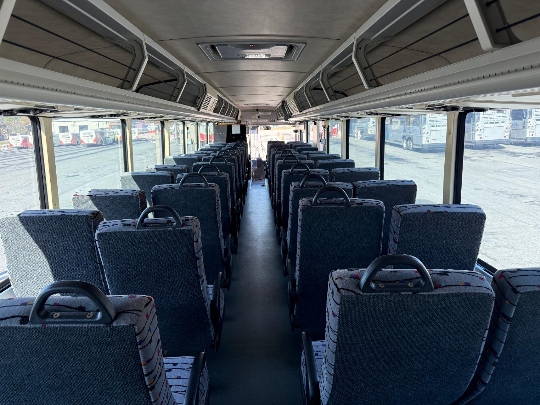 2008 Passenger Bus D4500 - 7009 - image 14