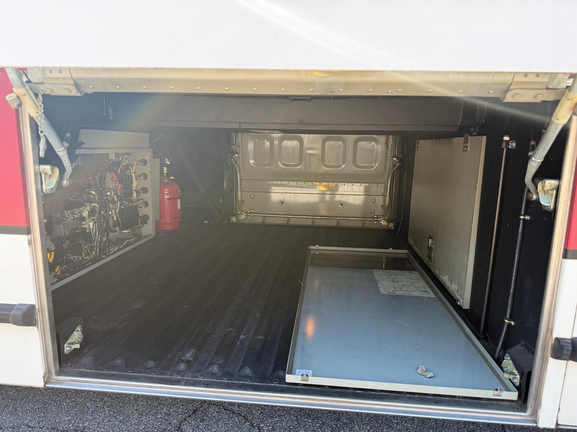 2008 Passenger Bus D4500 - 7009 - image 9
