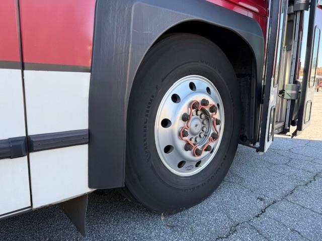 2009 Passenger Bus D4500 - 9023 - image 7