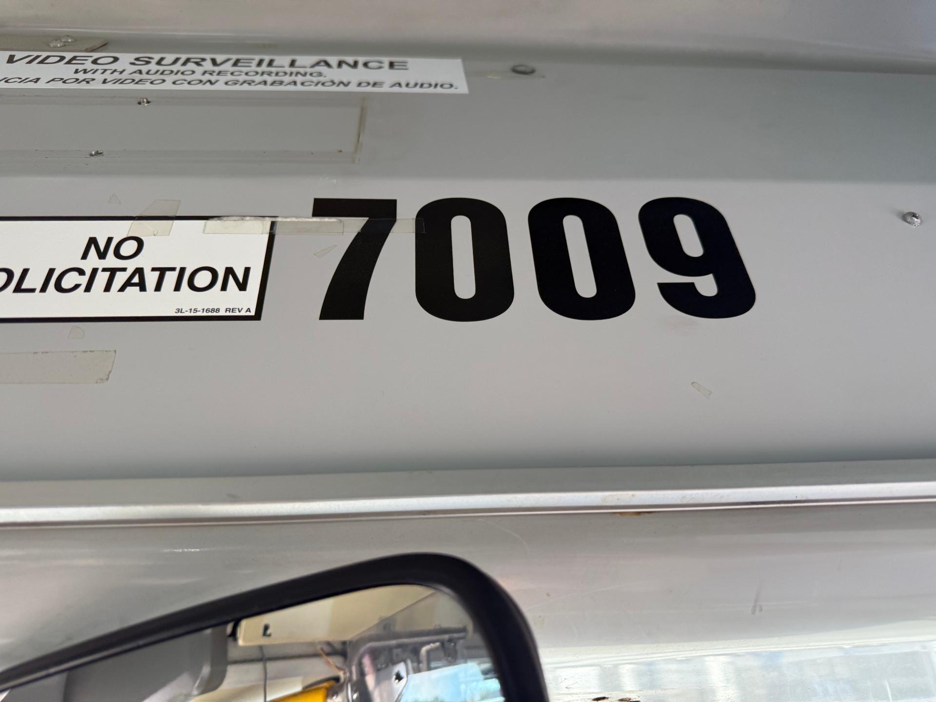 2008 Passenger Bus D4500 - 7009 - image 17