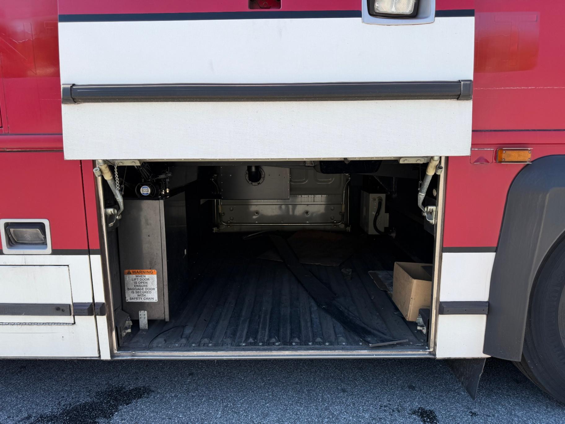 2009 MCI Passenger Bus D4500 - 9025 - image 11