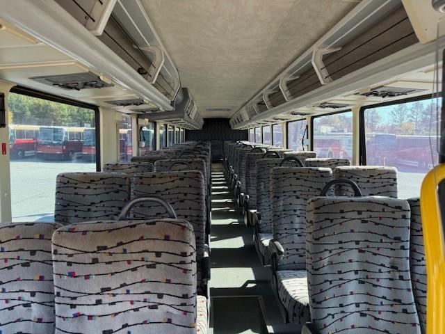 2009 Passenger Bus D4500 - 9023 - image 14