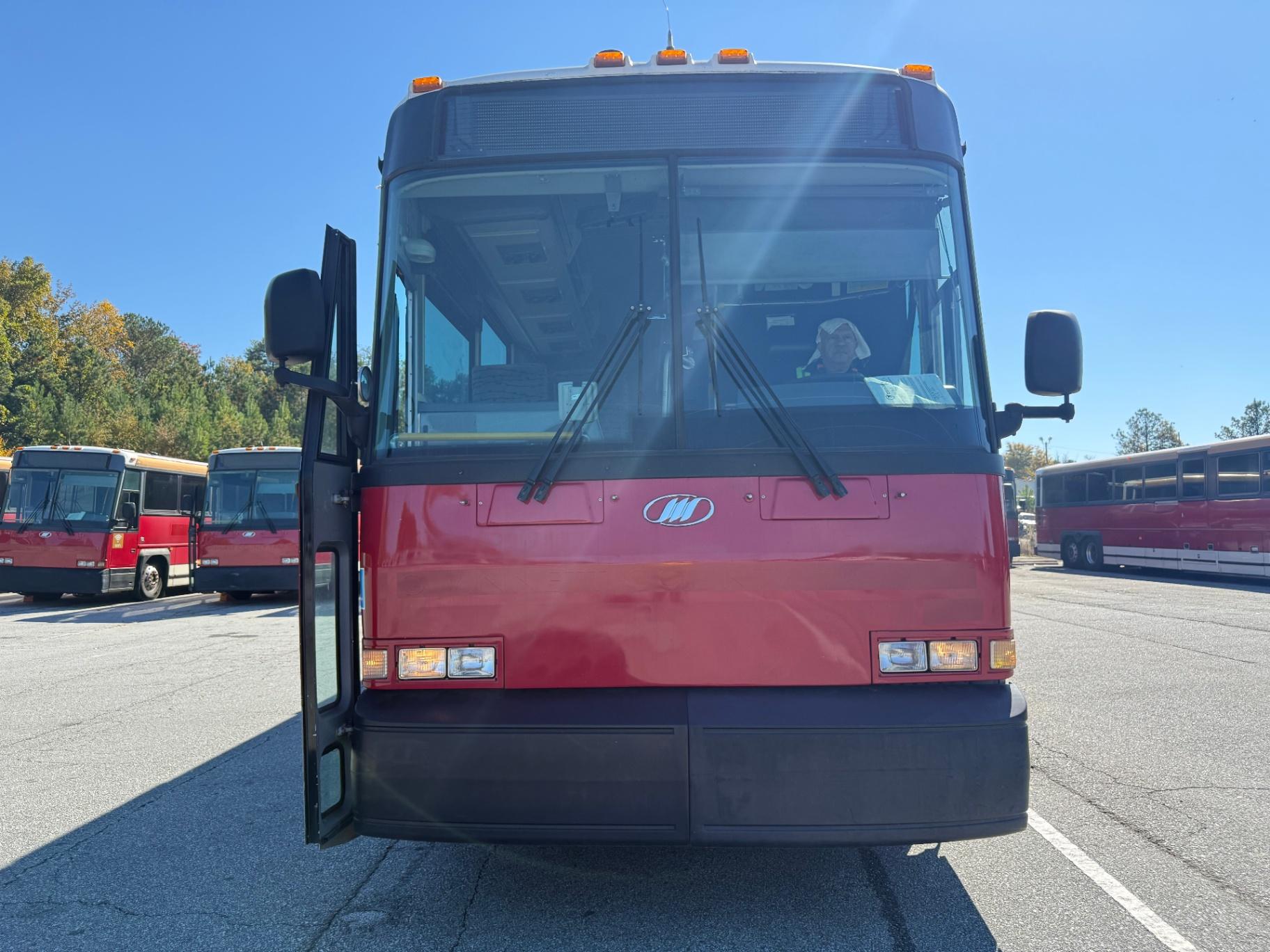 2009 Passenger Bus D4500 - 9004 - image 1