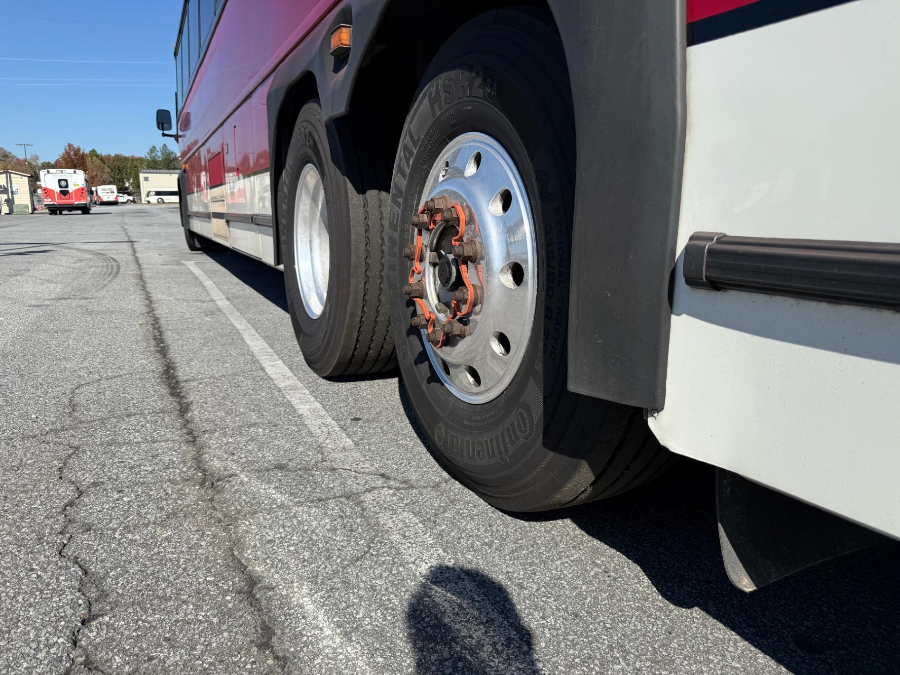 2008 Passenger Bus D4500 - 7009 - image 5