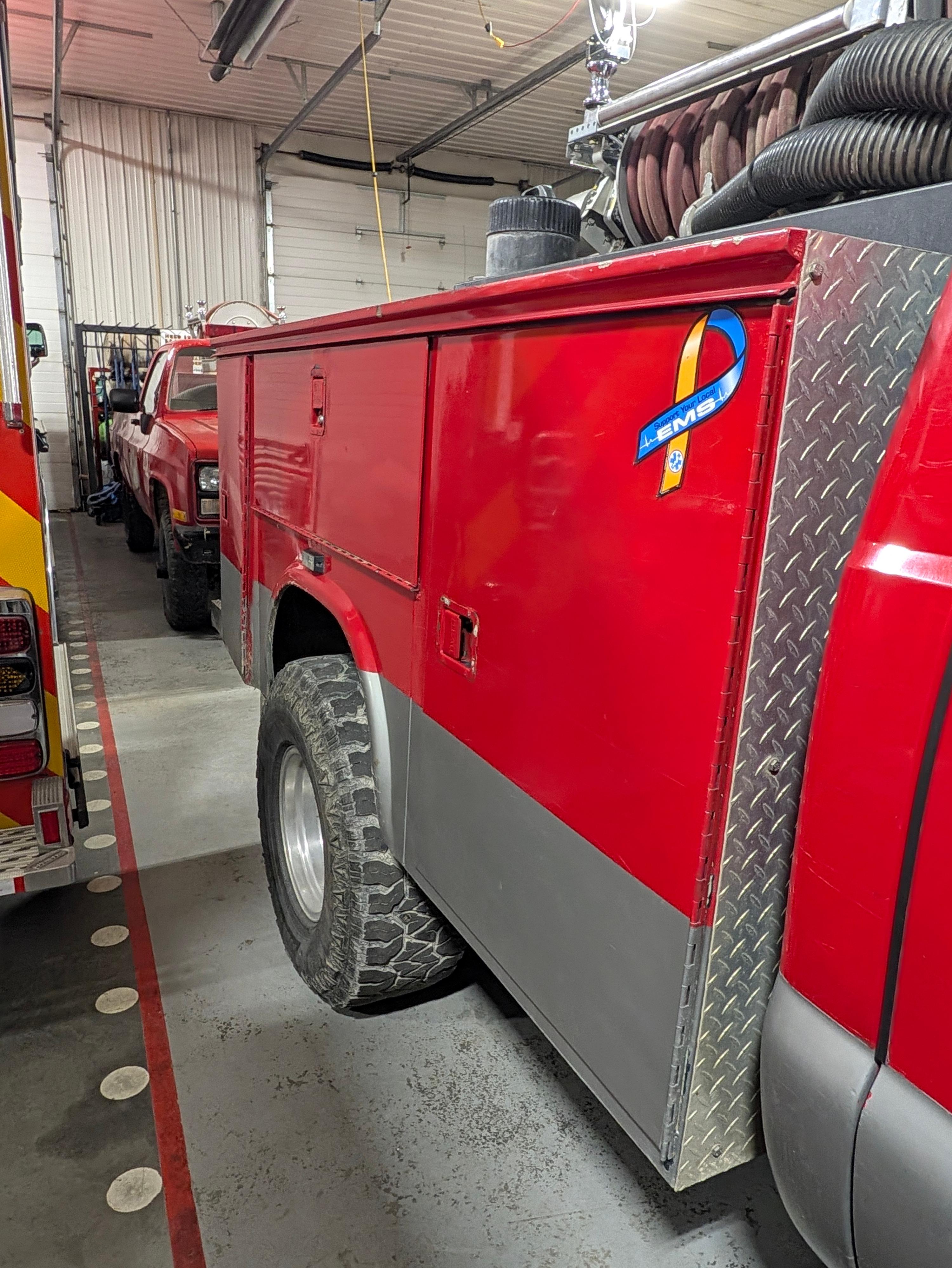 2000 Ford F350 4x4 Brush Truck - image 4