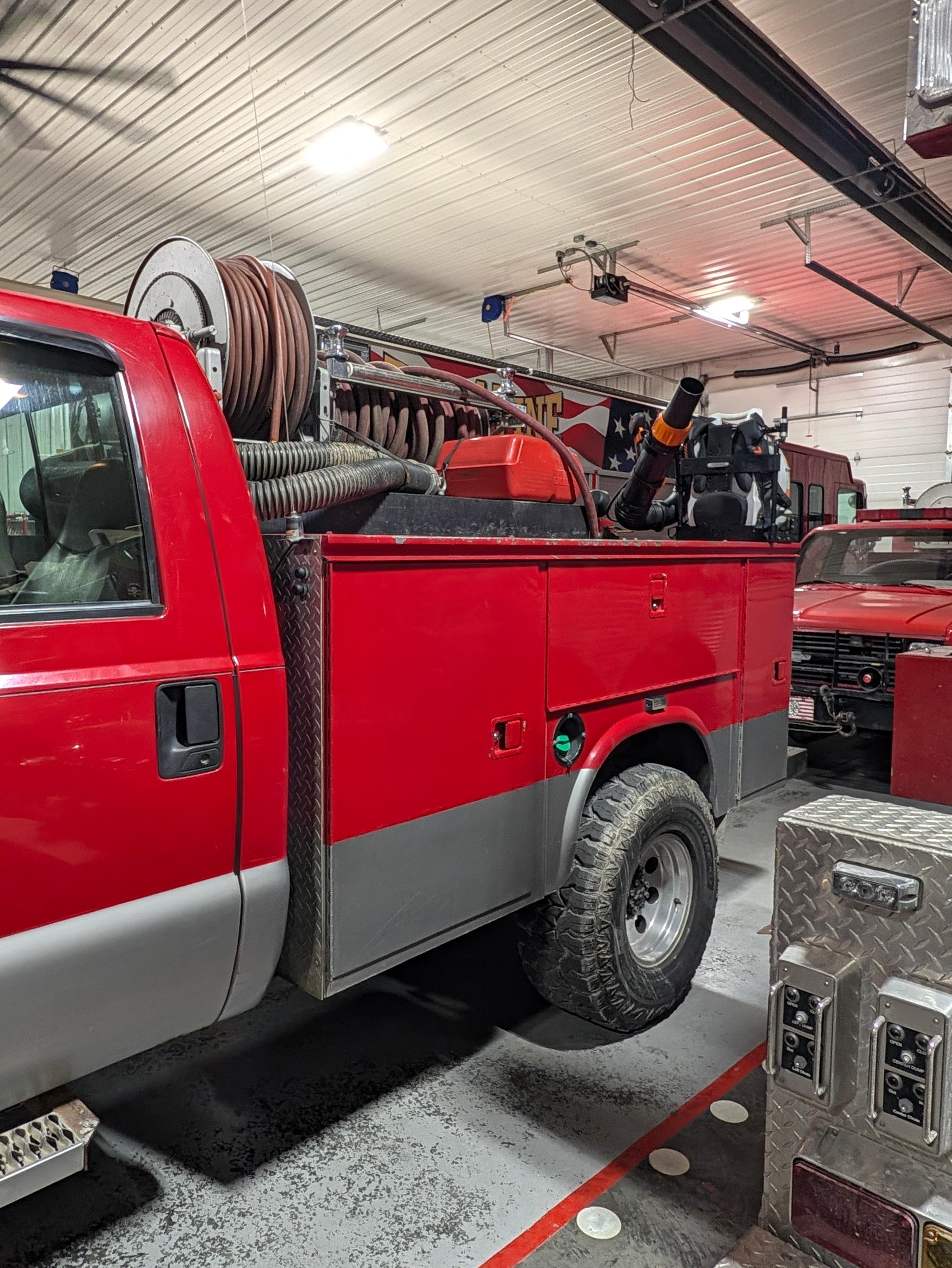 2000 Ford F350 4x4 Brush Truck - image 3