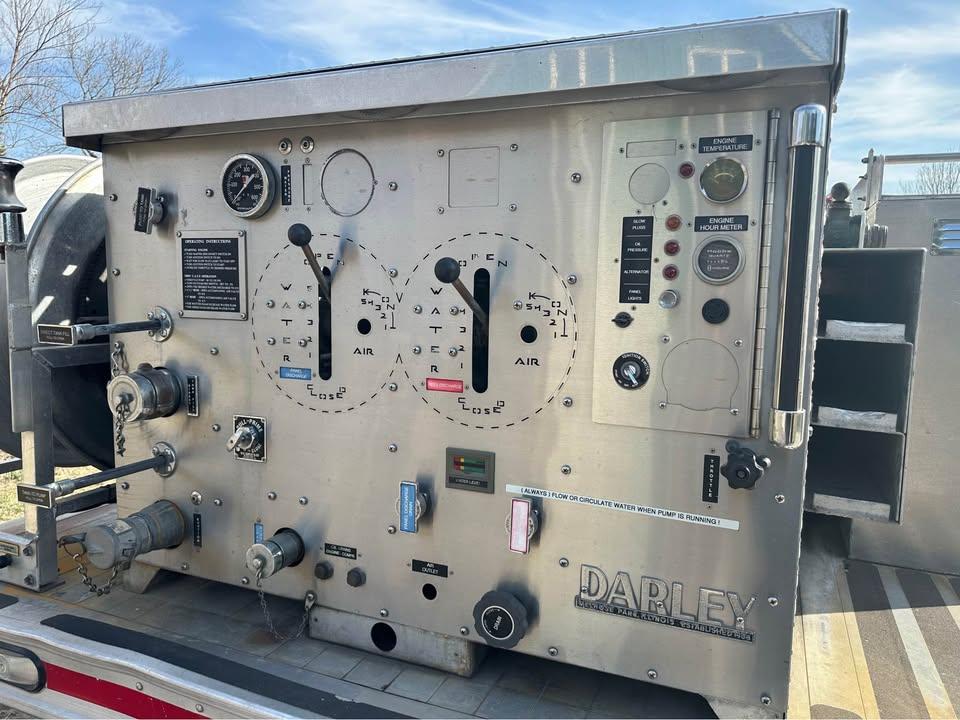 2000 F550 4x4 Quick Attack / Brush Truck - image 4