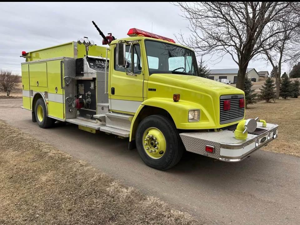 1996 Freightliner Pierce Pumper - image 2
