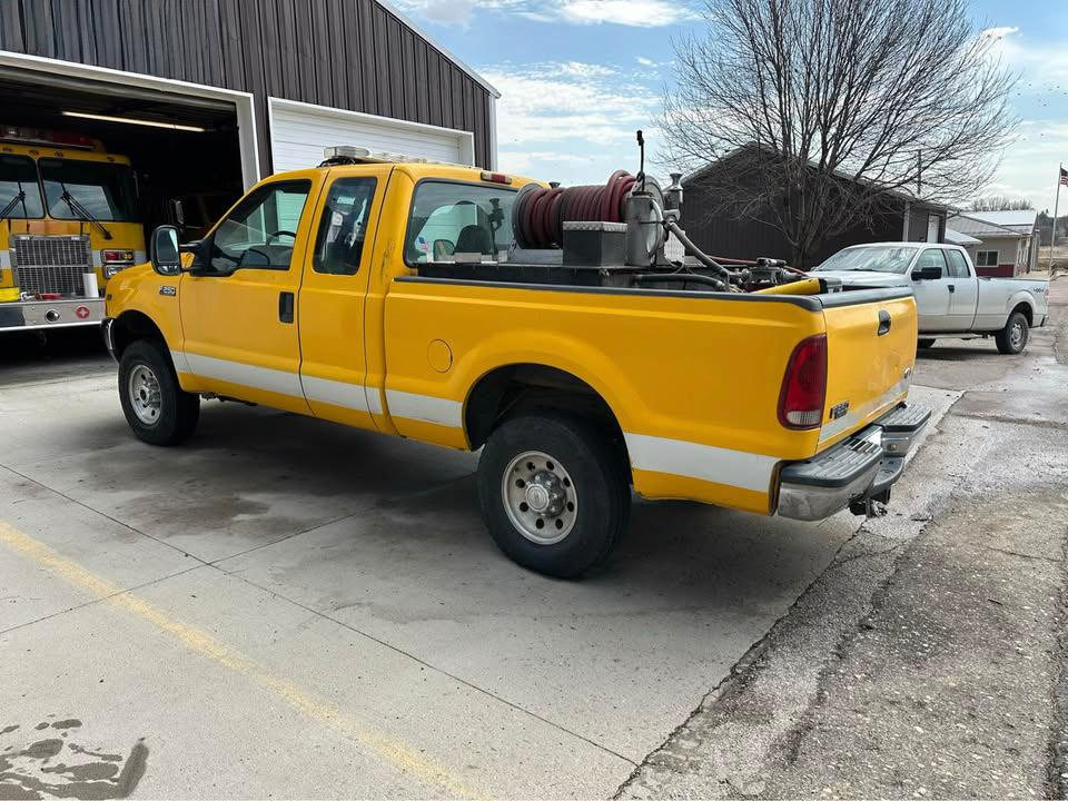 2000 Ford F-250 4x4 Brush Truck - image 3