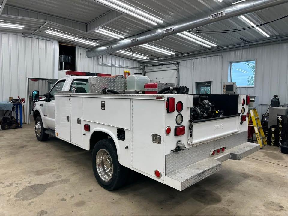 2003 Ford F-550 4x4 Brush Truck - image 7