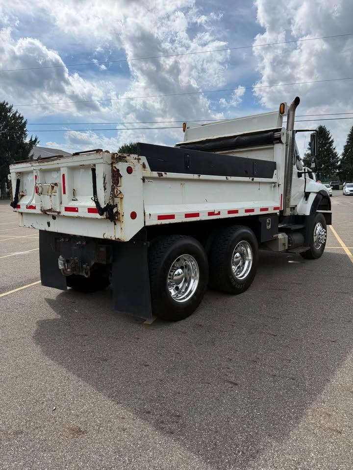 2009 International WorkStar Dump Truck - image 8