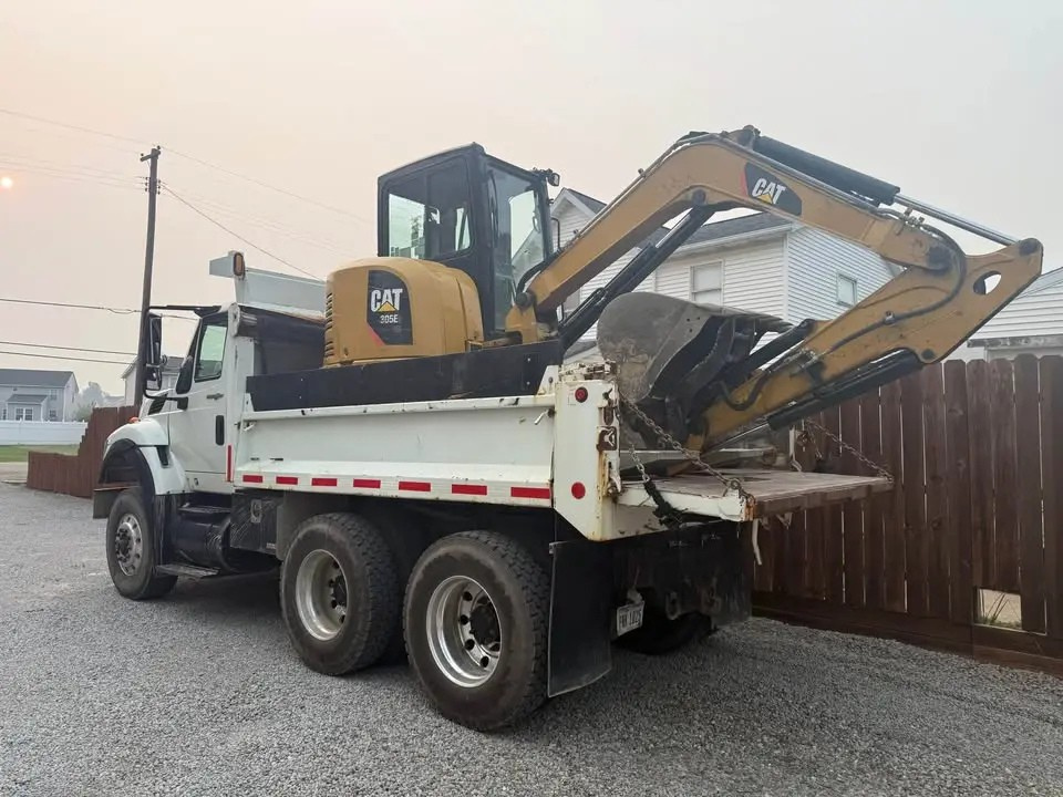 2009 International WorkStar Dump Truck - image 6
