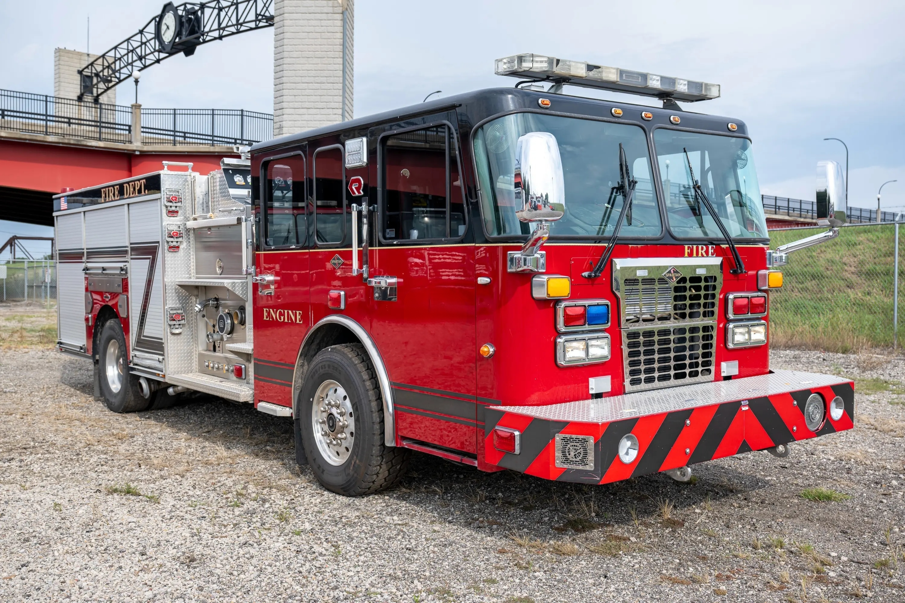 2011 Rosenbauer Spartan Pumper - image 9