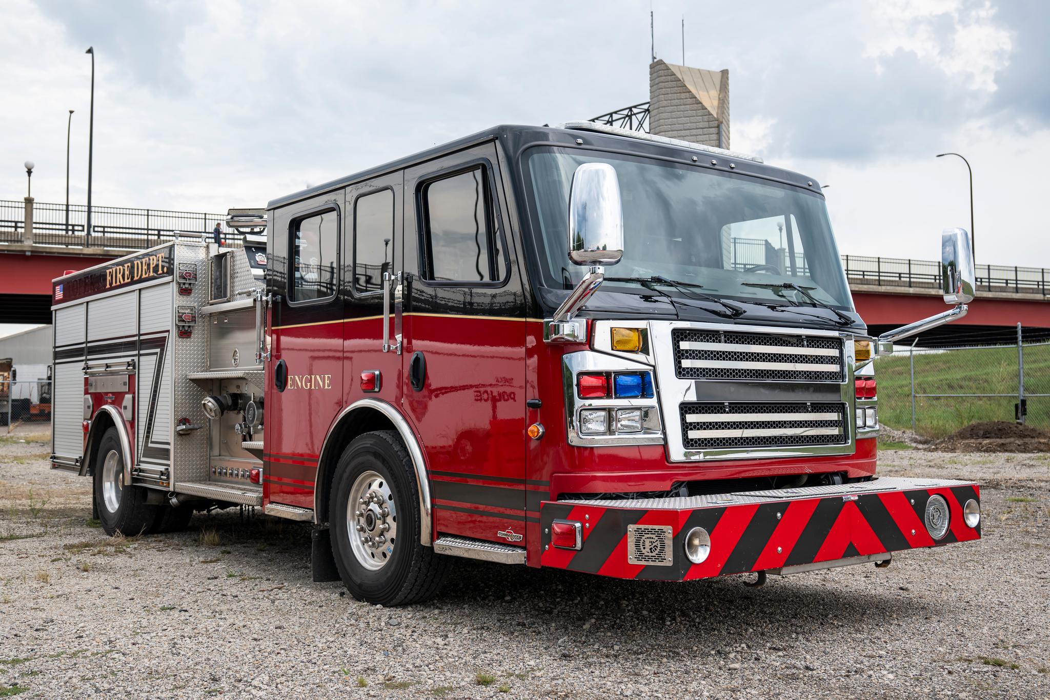2014 Rosenbauer Commander Pumper - image 1