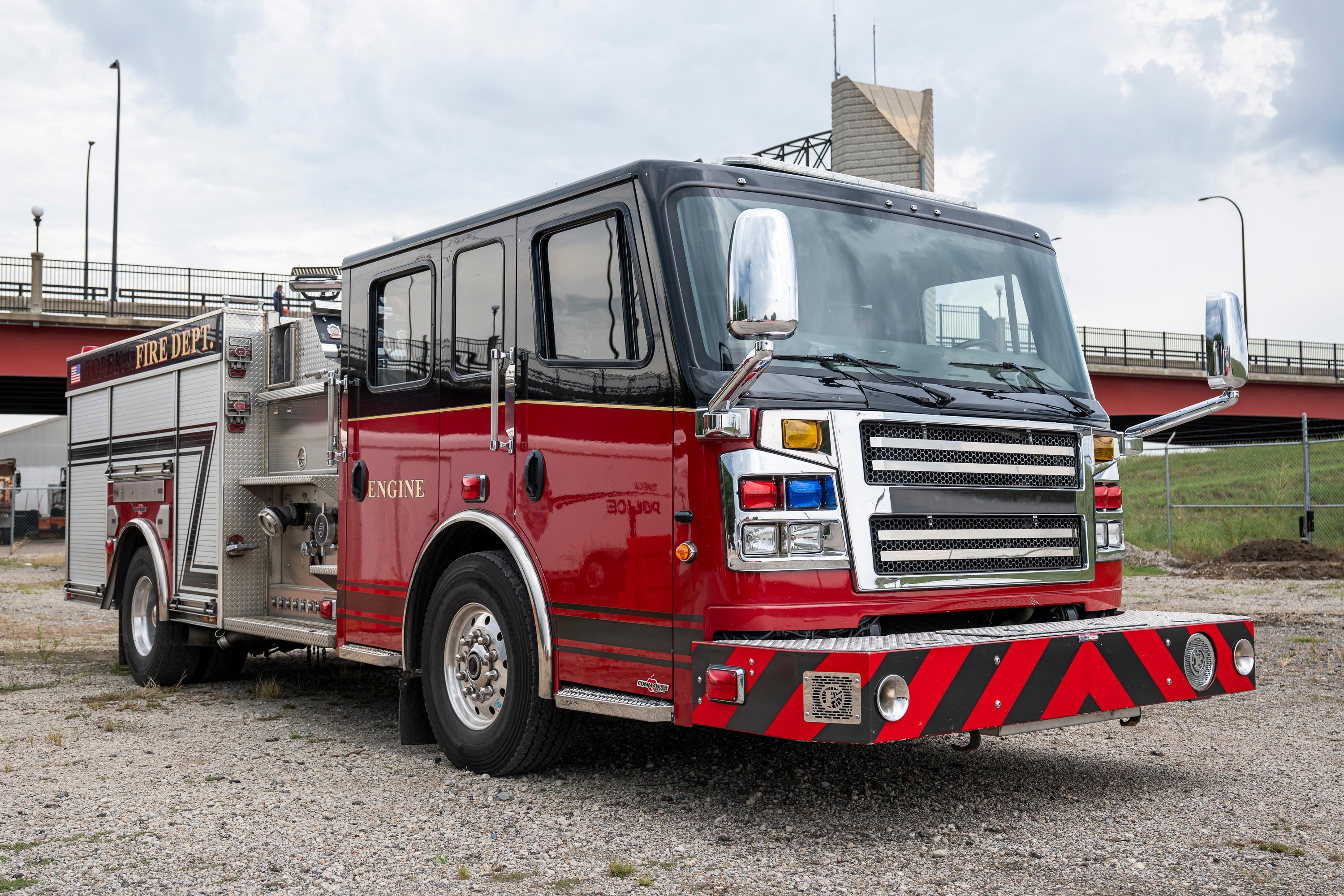 2014 Rosenbauer Commander Pumper - image 1