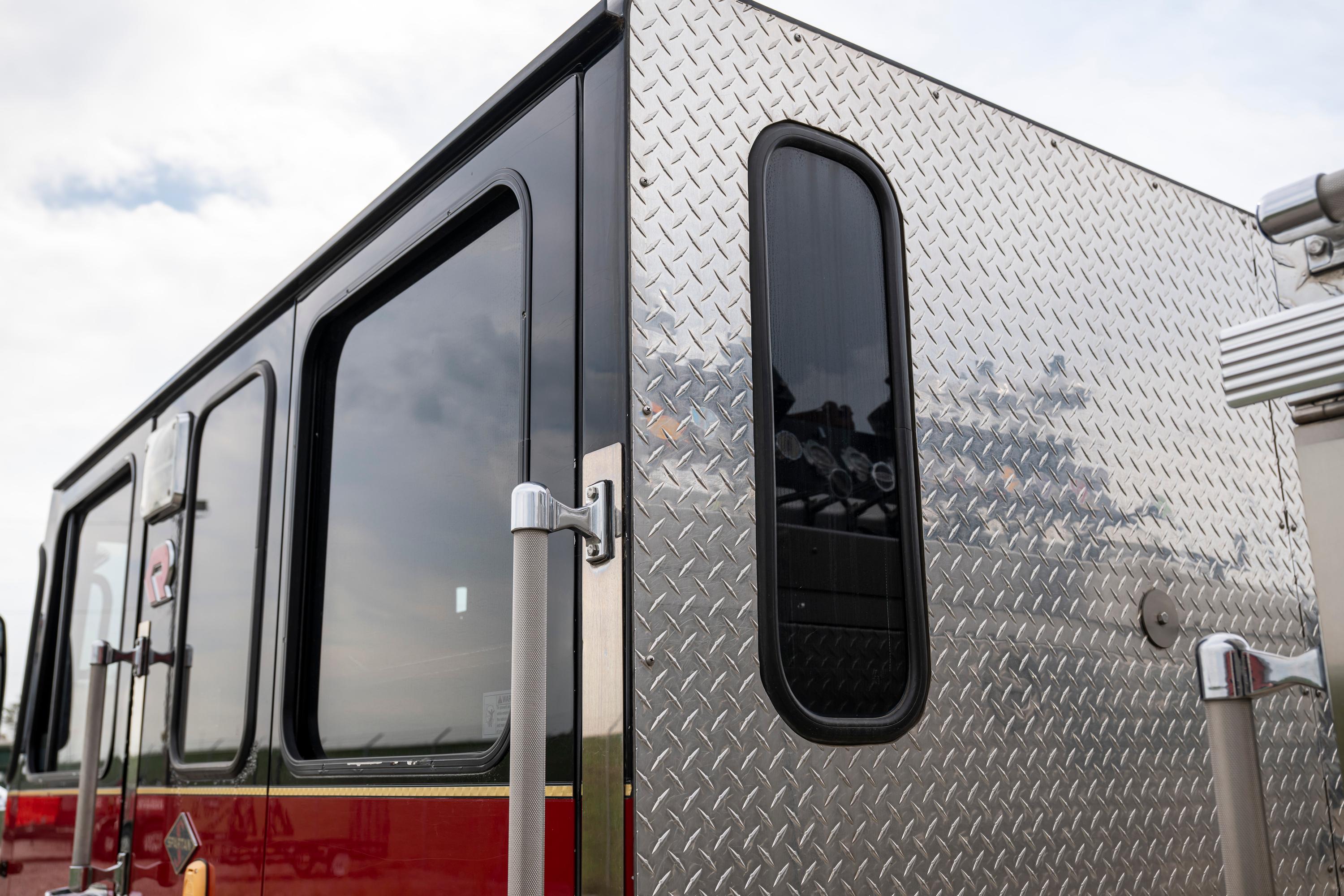2011 Rosenbauer Spartan Pumper - image 21