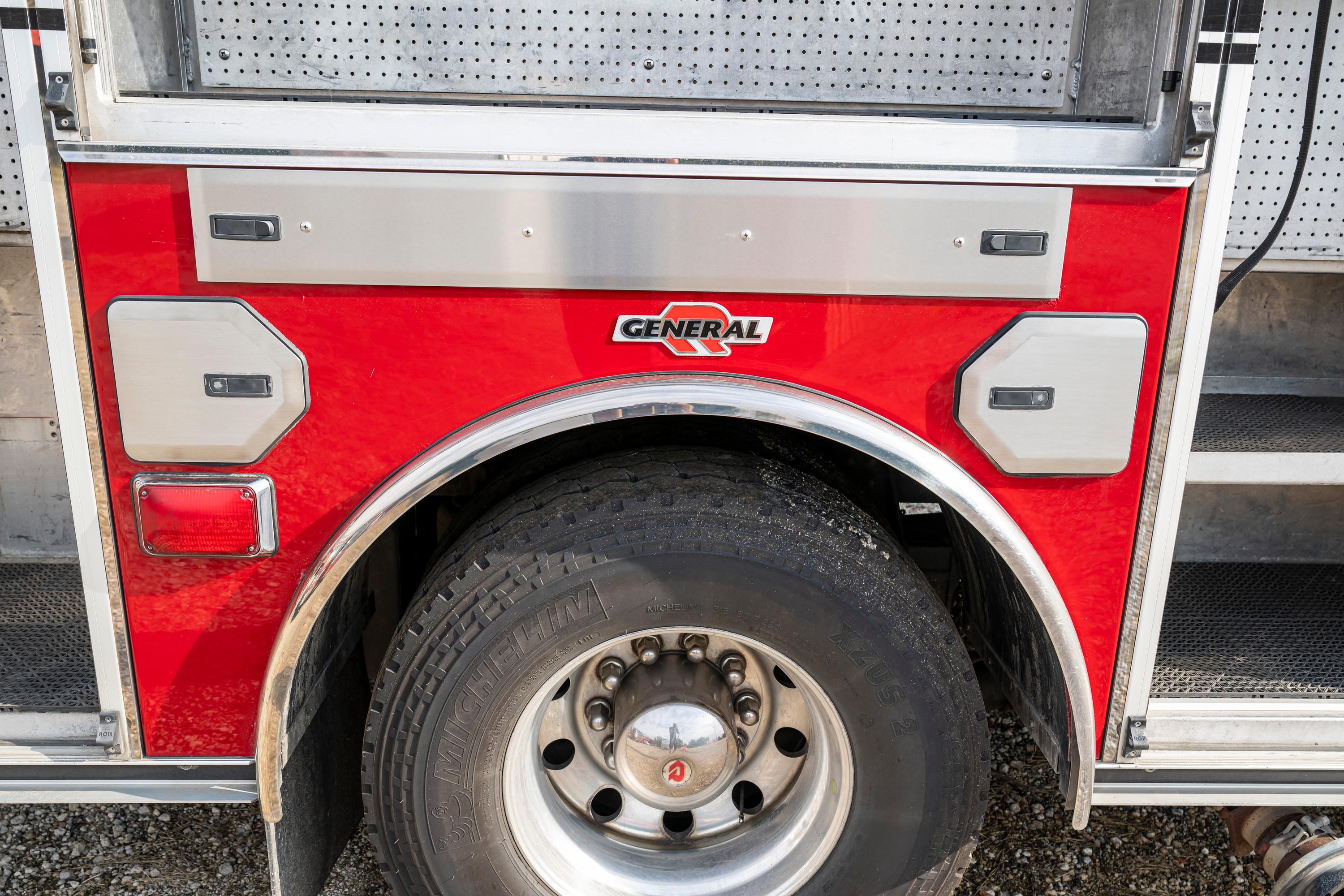 2011 Rosenbauer Spartan Pumper - image 226