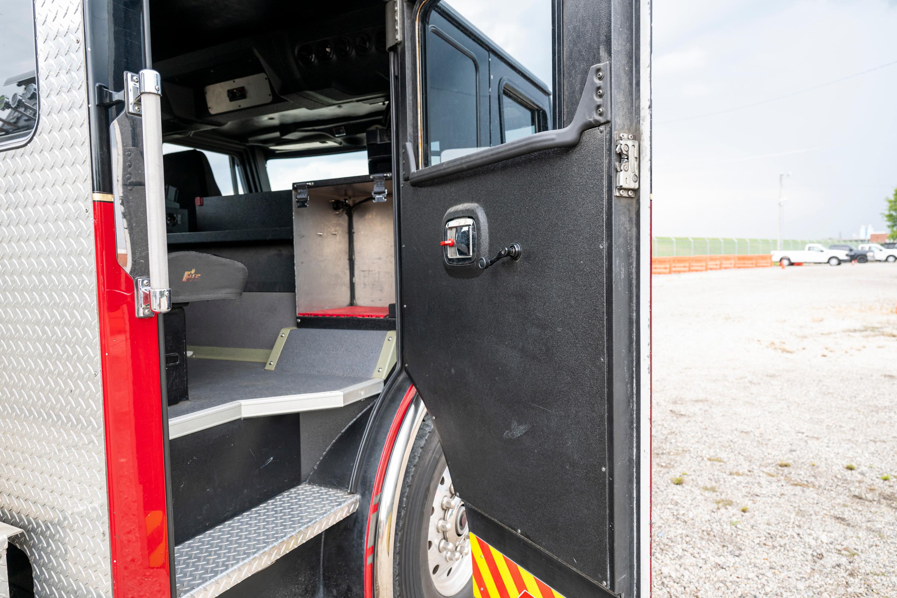 2014 Rosenbauer Commander Pumper - image 107