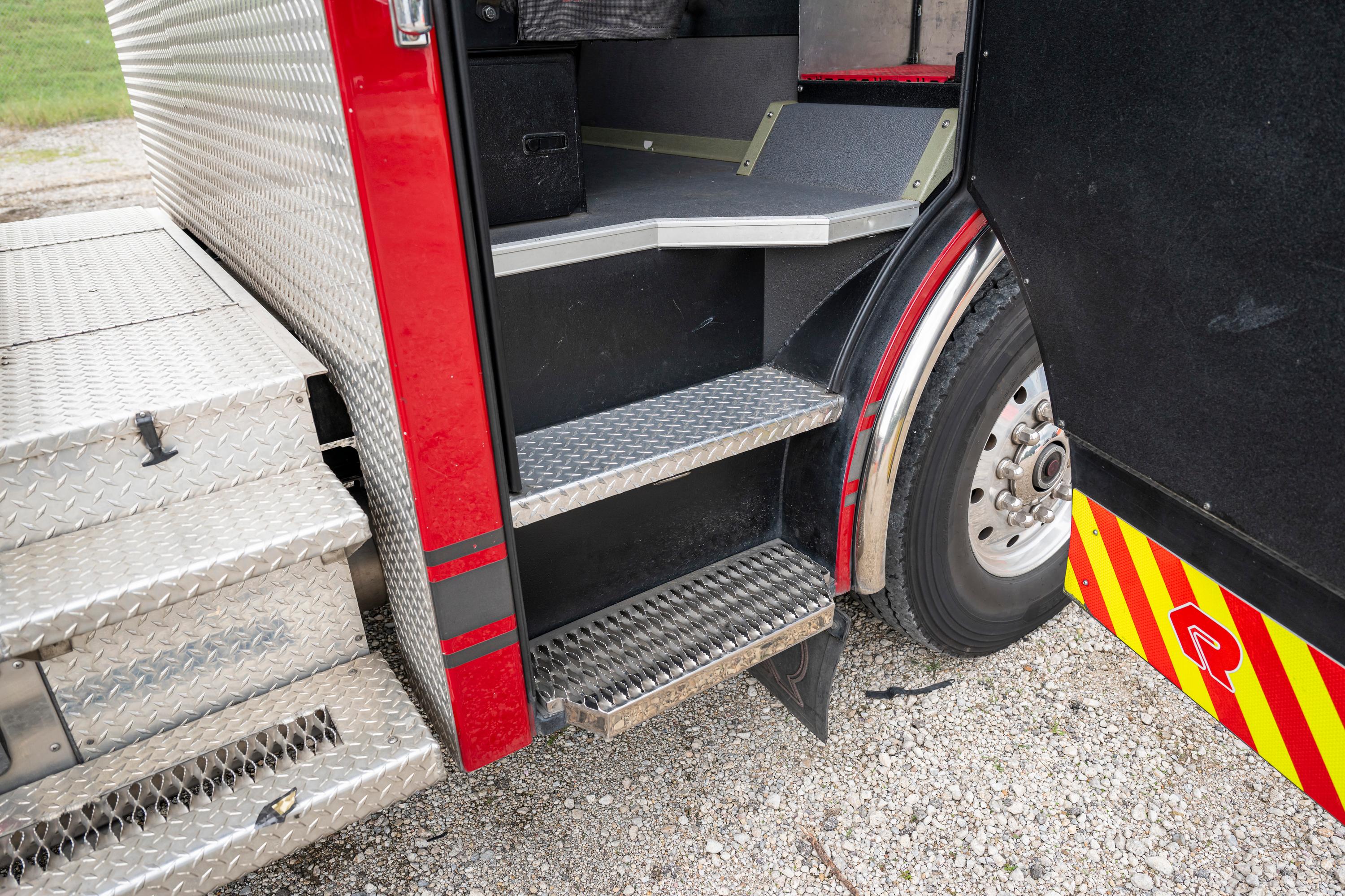 2014 Rosenbauer Commander Pumper - image 104