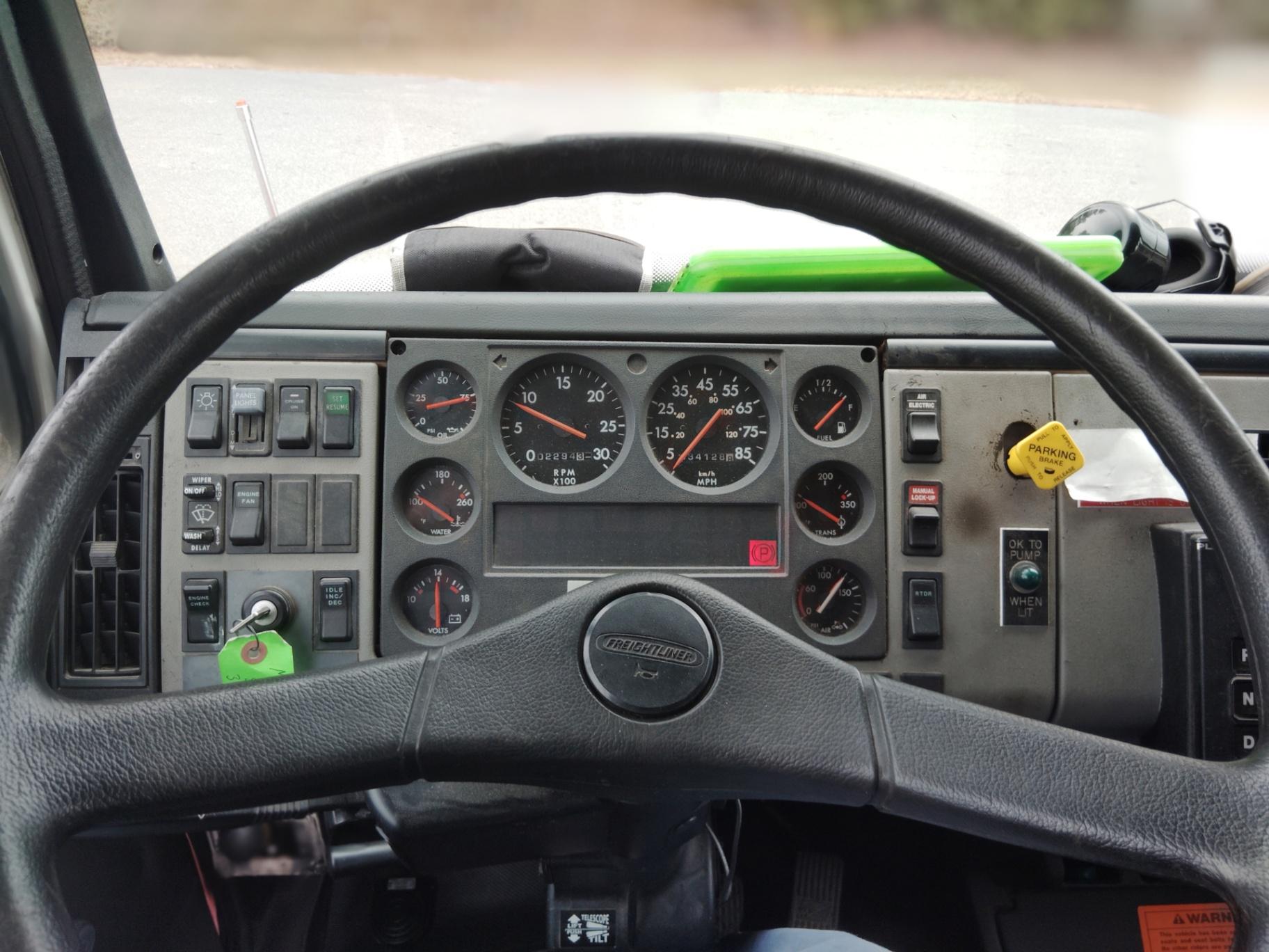 1999 KME Freightliner Pumper - image 8