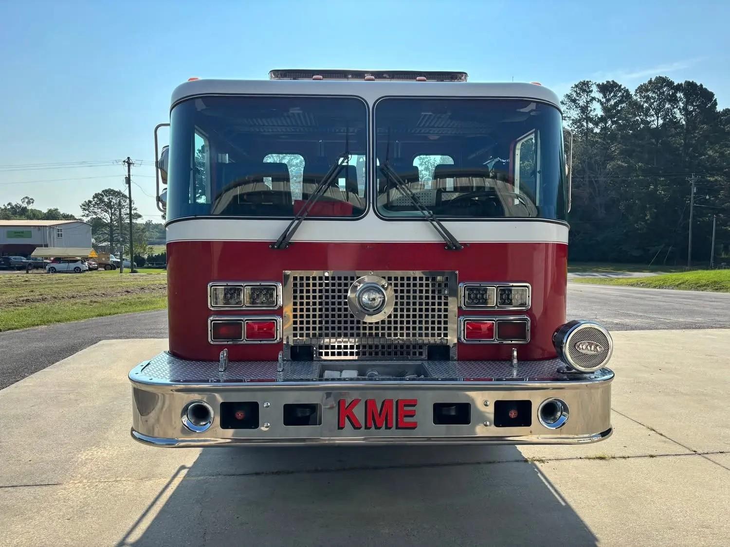1992 KME Renegade - image 2