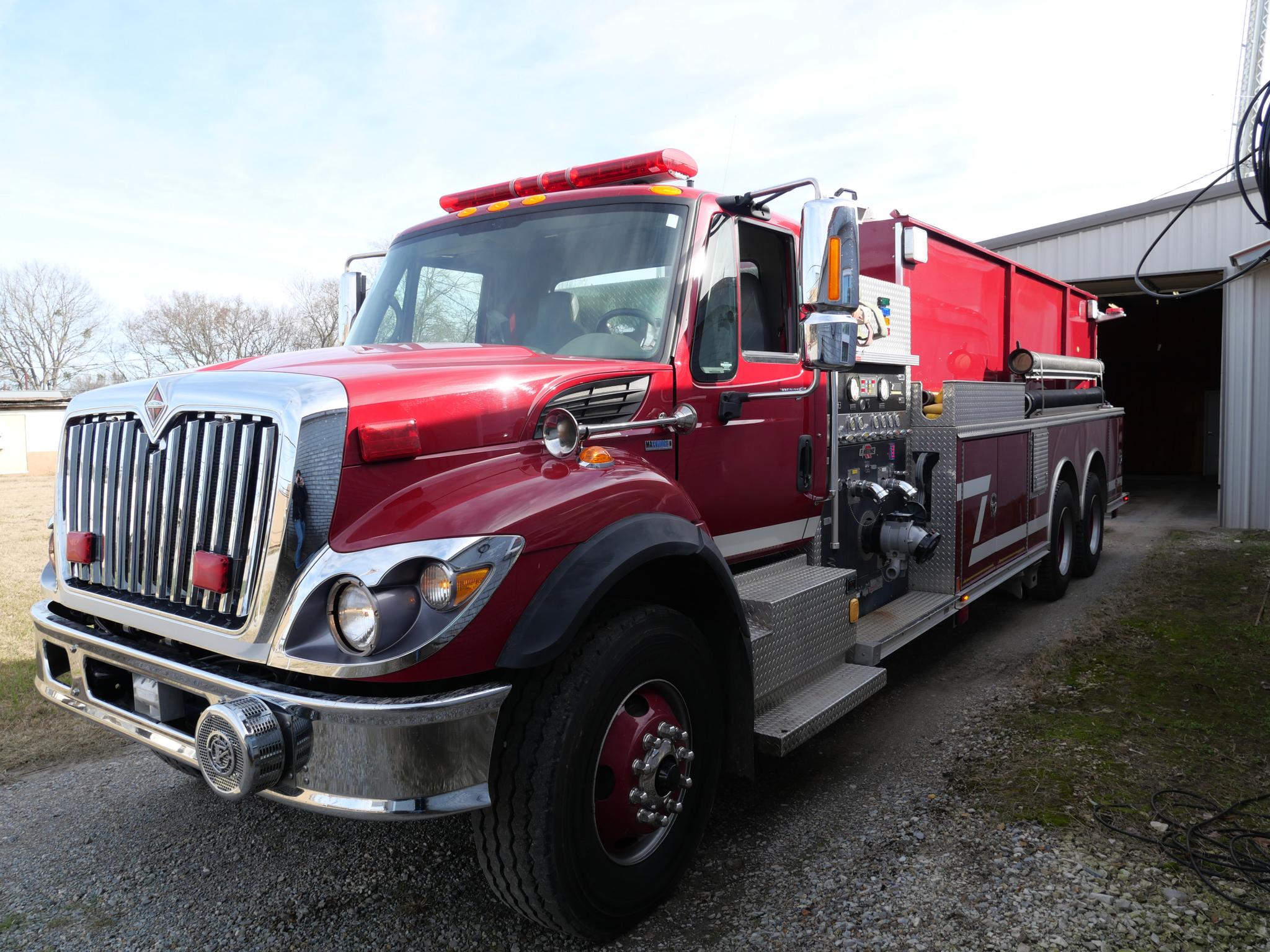 2008 Rosenbauer International Pumper Tanker - image 2