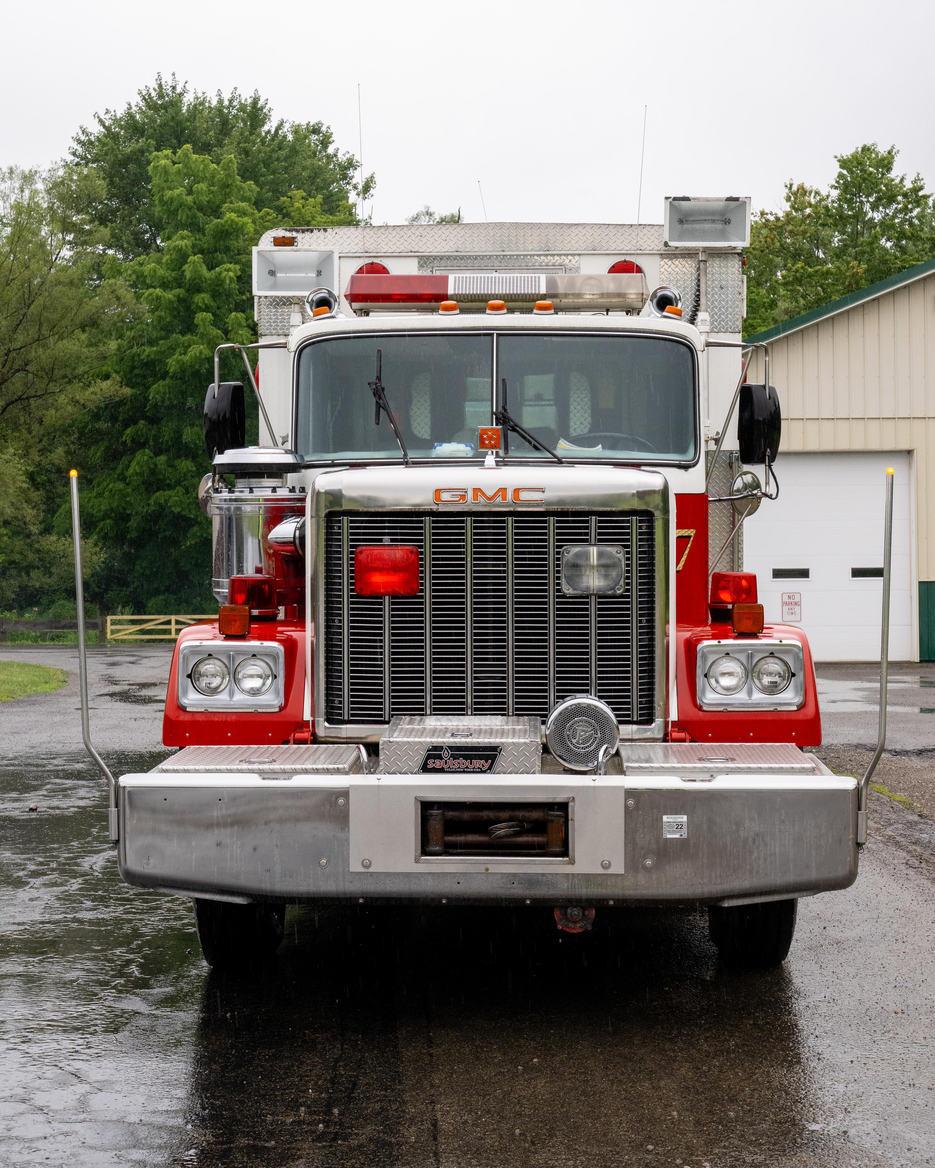1985 Saulsbury GMC Heavy Rescue - image 2