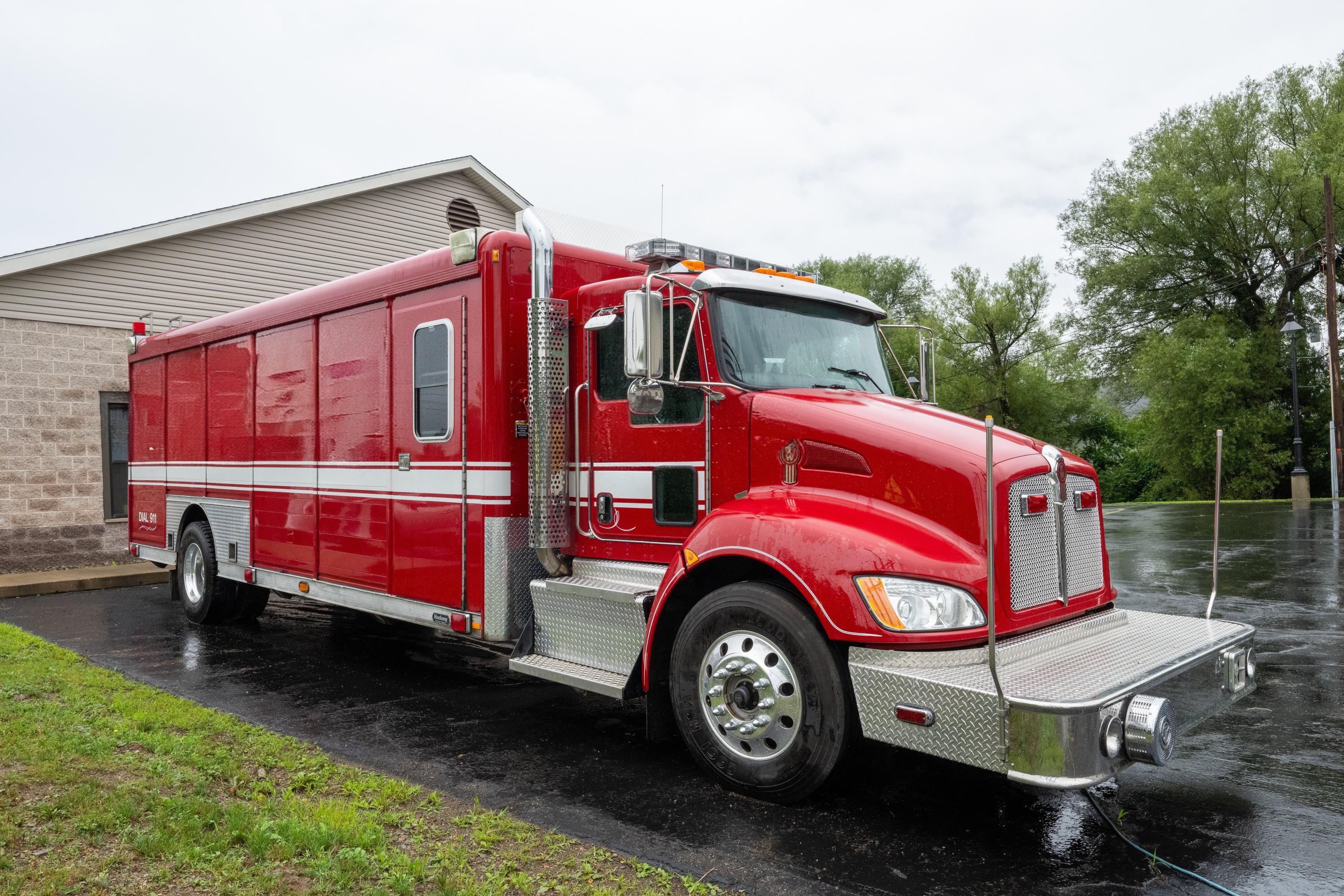 2013 Hackney Kenworth Heavy Rescue - image 2