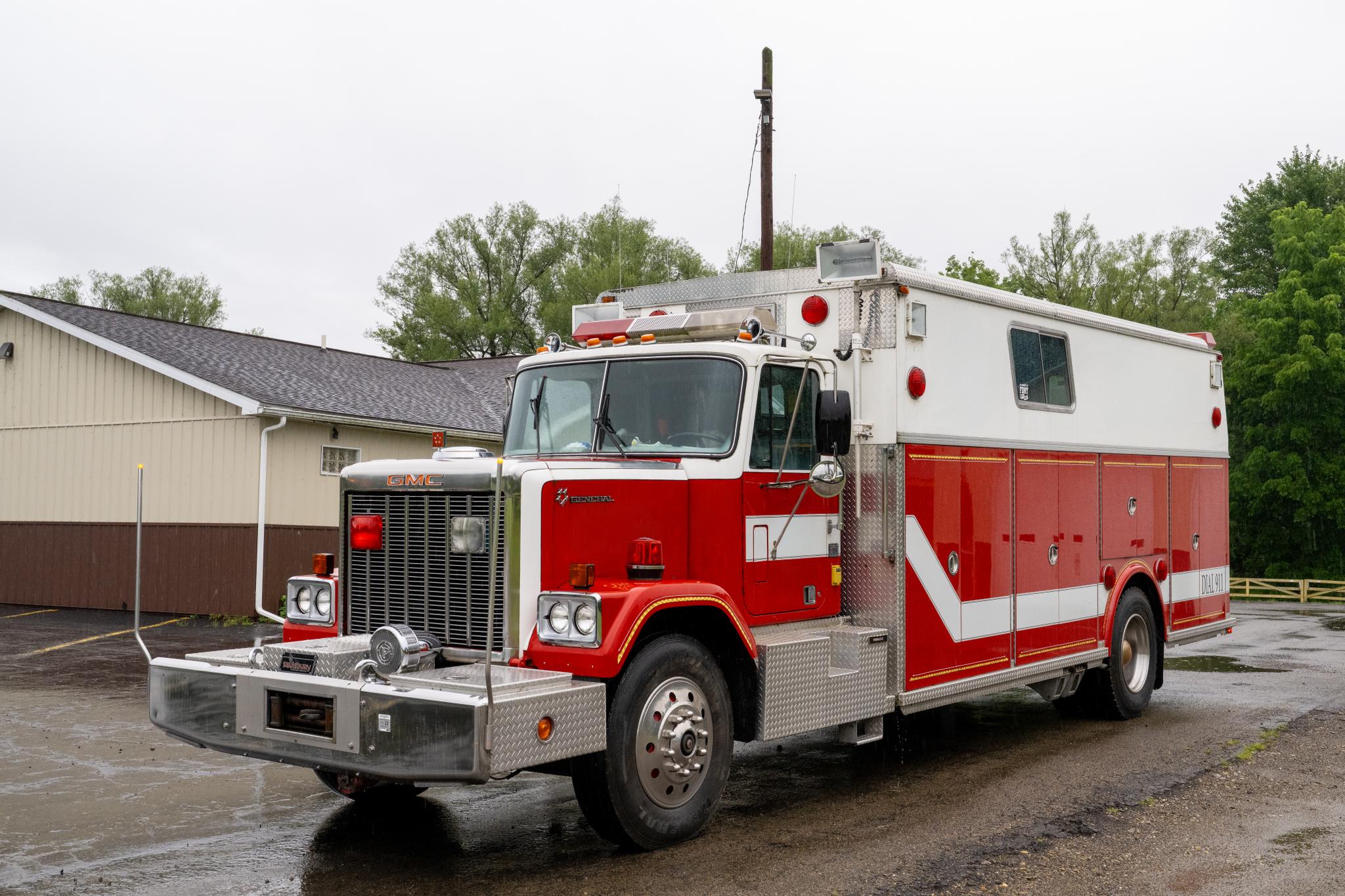 1985 Saulsbury GMC Heavy Rescue - image 1
