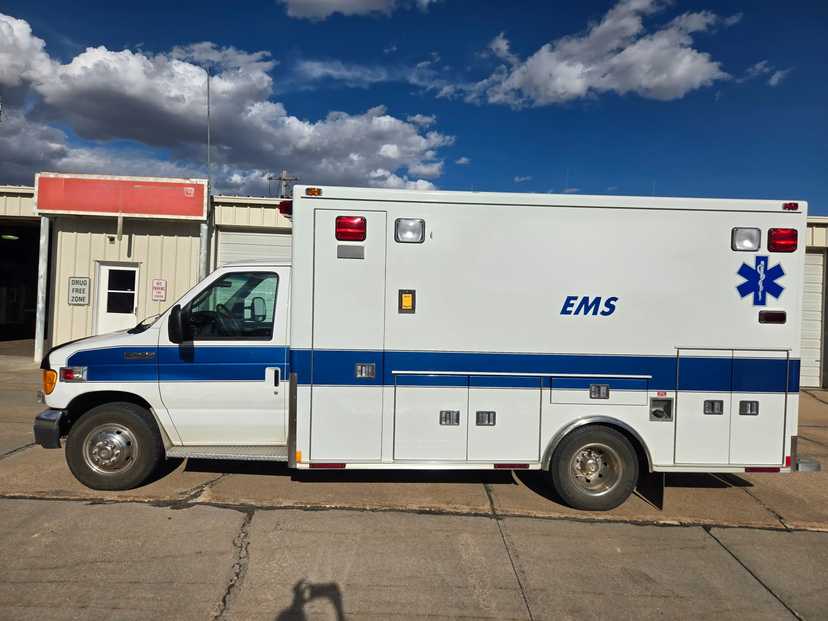 2007 MedTec Ford Type III Ambulance — photo 2