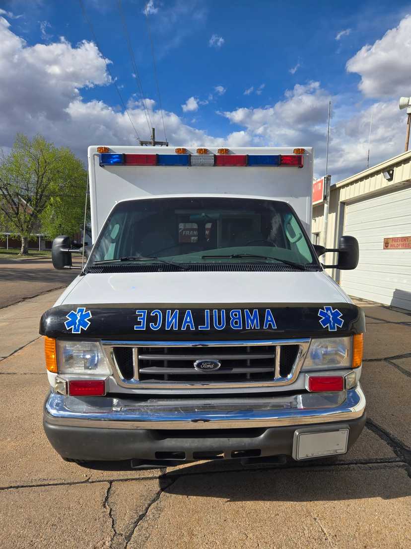 2007 MedTec Ford Type III Ambulance — photo 5