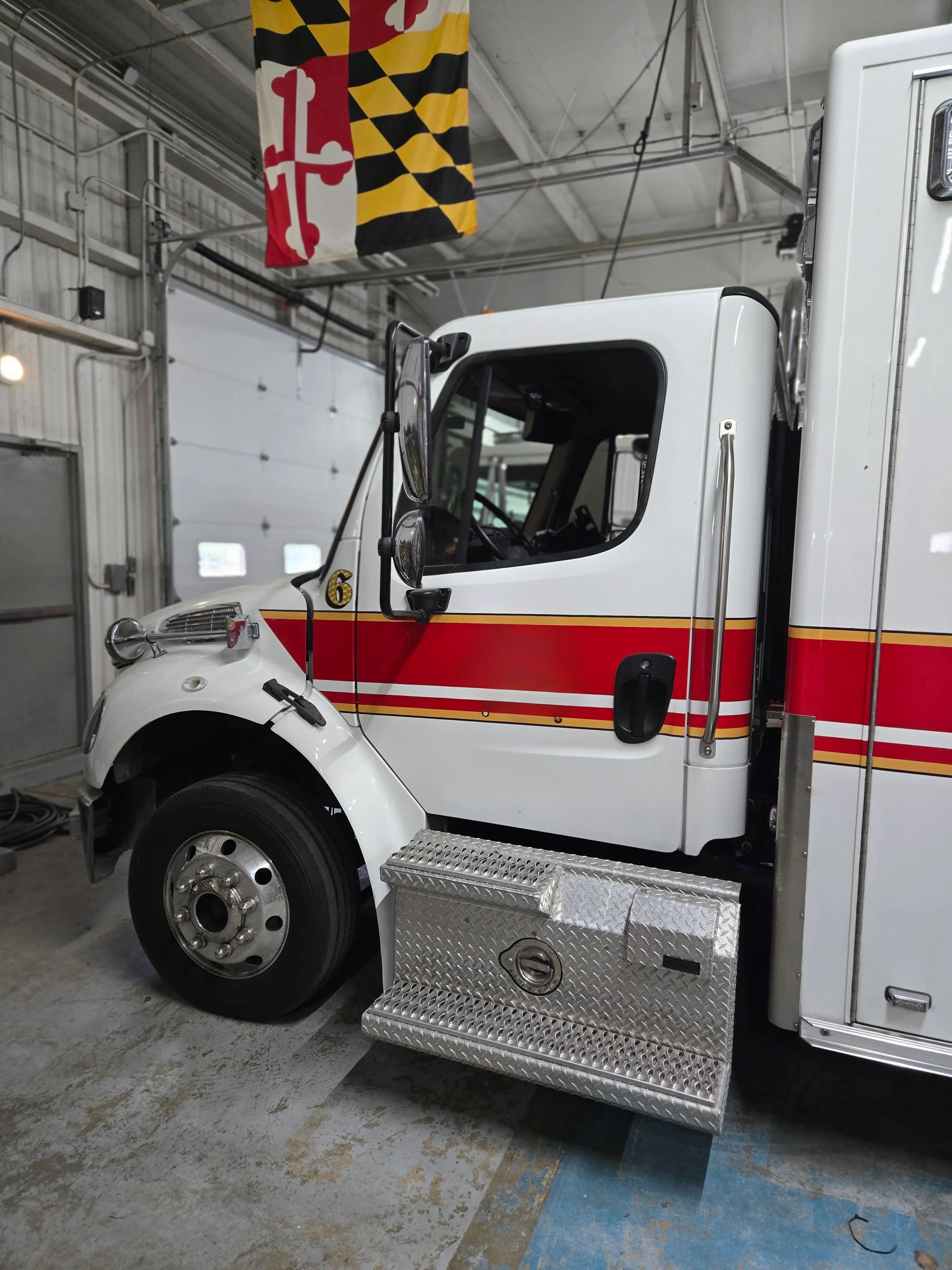 2018 PL-Custom Freightliner Type I Ambulance - image 1