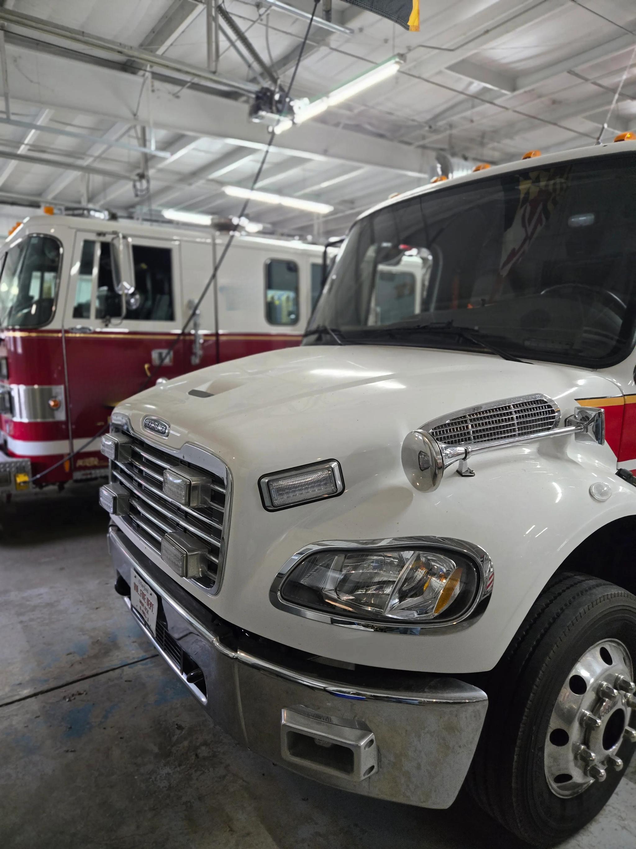 2018 PL-Custom Freightliner Type I Ambulance - image 2