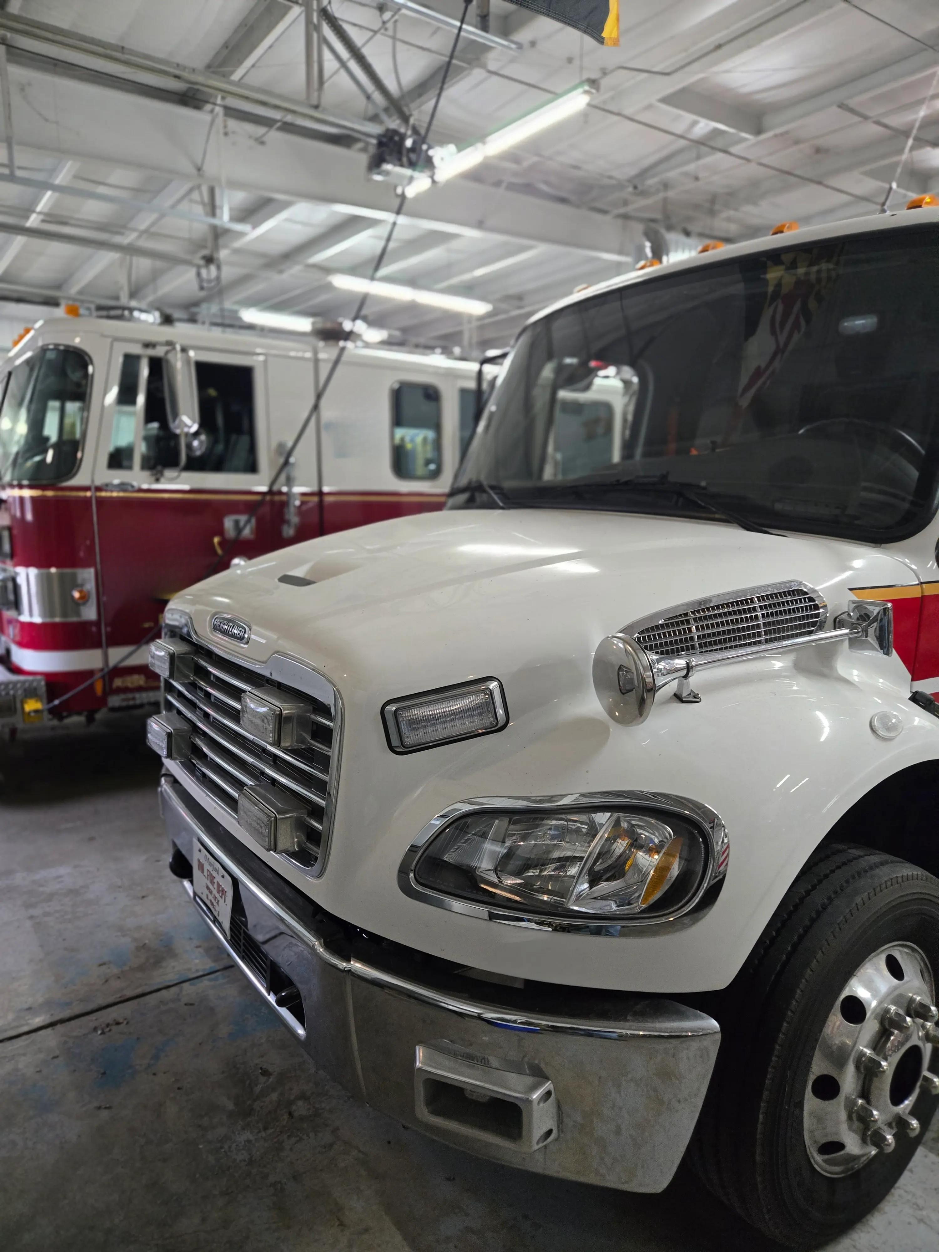 2018 PL-Custom Freightliner Type I Ambulance - image 2