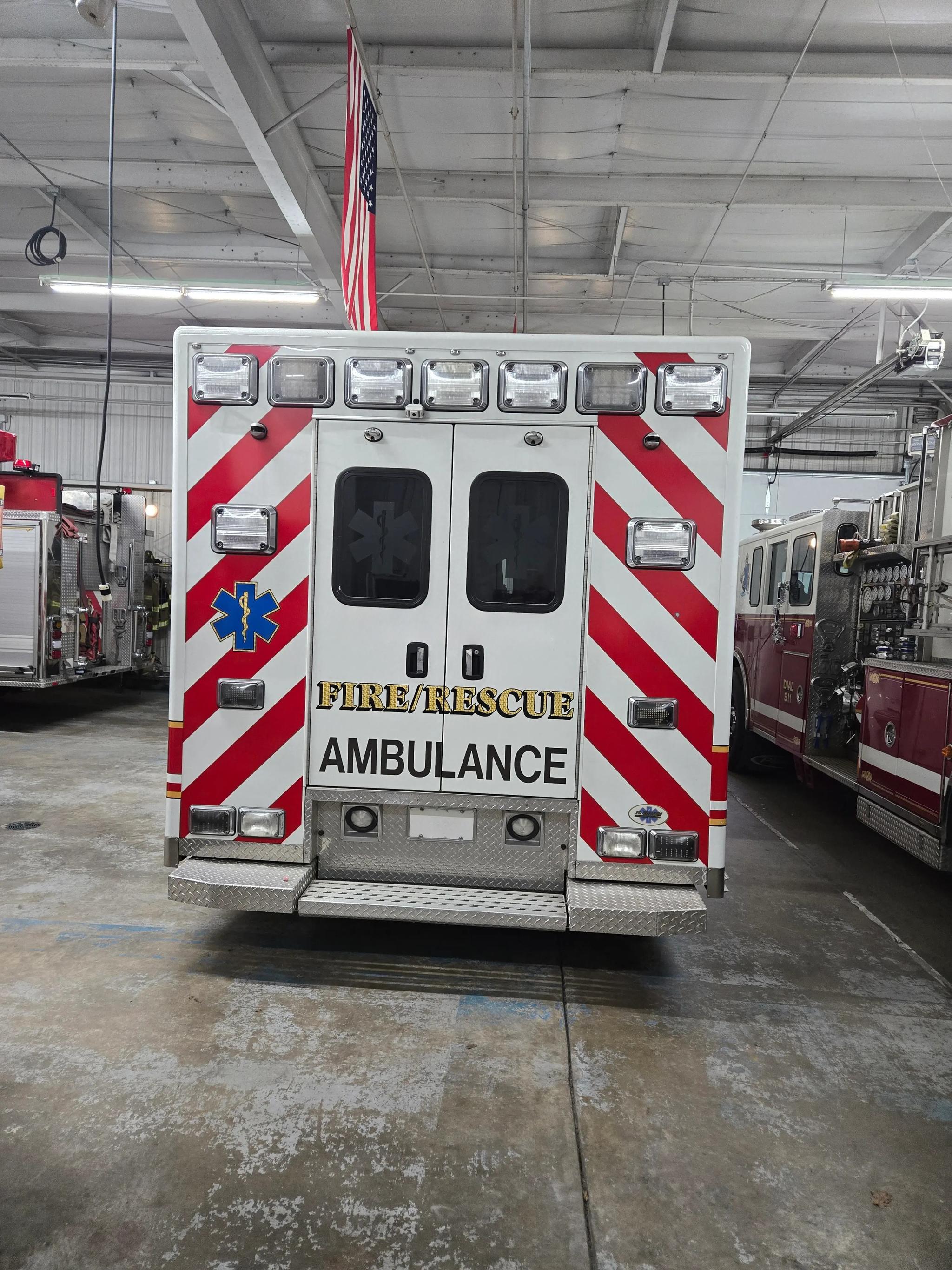 2018 PL-Custom Freightliner Type I Ambulance - image 4