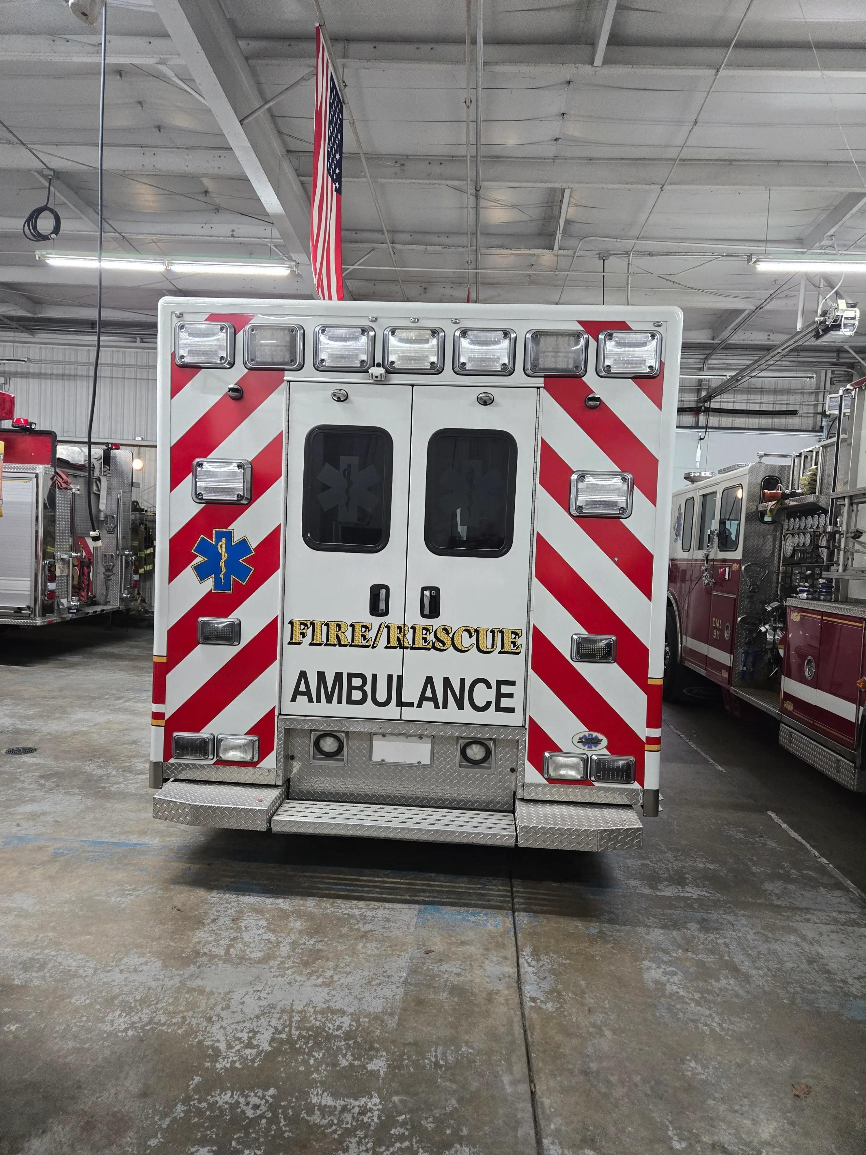 2018 PL-Custom Freightliner Type I Ambulance - image 4