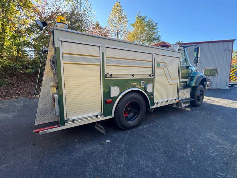 2003 Seagrave International 4x4 Quick Attack — photo 2