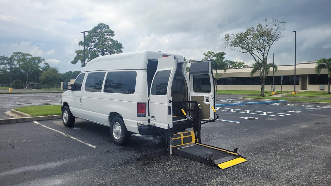 2012 Ford E-150 V8 4.6 Gasoline RWD Wheelchair Van