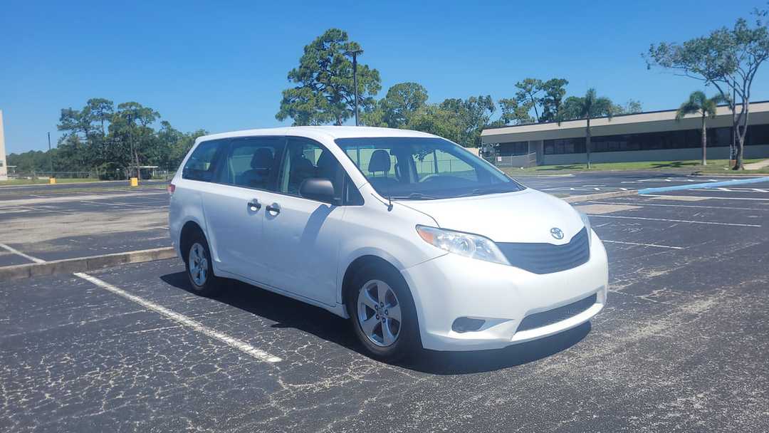 2014 Toyota Sienna Wheelchair Van