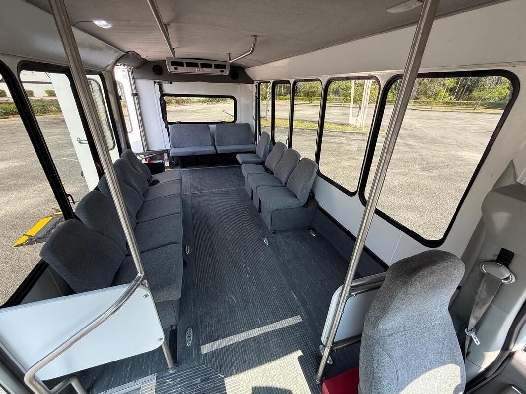 2017 Ford E-450 V10 6.8L Wheelchair Van