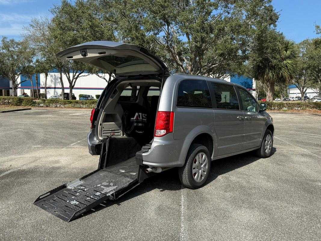 2014 Dodge Grand Caravan Wheelchair Van