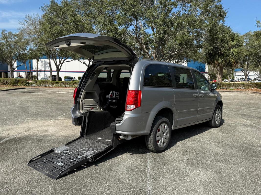 2014 Dodge Grand Caravan Wheelchair Van