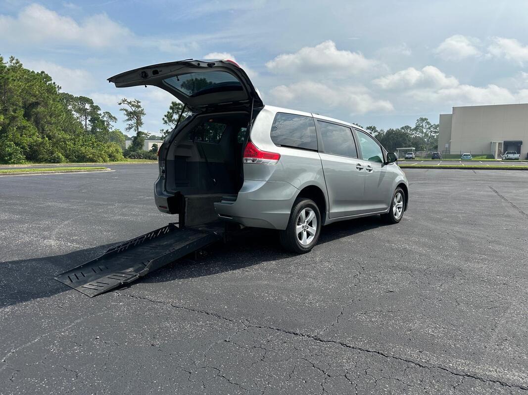 2013 Toyota Sienna Wheelchair Van