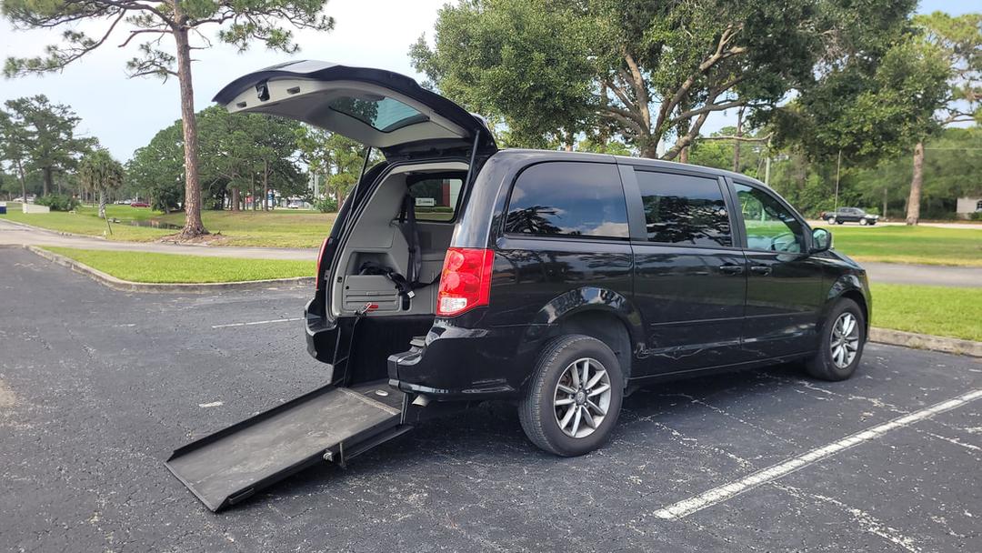 2015 Dodge Grand Caravan Wheelchair Van